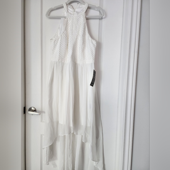 Forever New Dresses & Skirts - BNWT Ever New Petite White Chiffon Dress Size 10 US